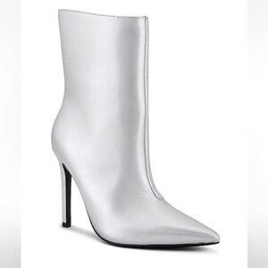 Revolve Raye Nala Boot in Silver Sz 8
